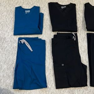 Wonder work Men’s Scrubs (2 pairs small)